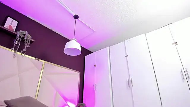 April bowie online show from 12-05-25, 11:31