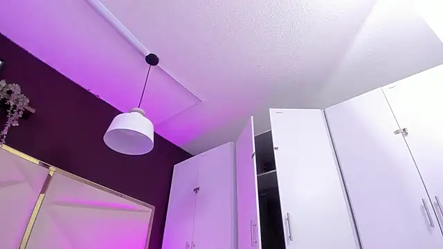 April bowie online show from 10-16-25, 11:07