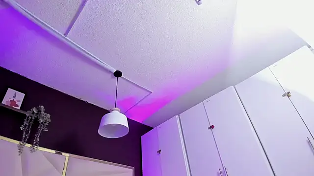 April bowie online show from 02-20-26, 11:34