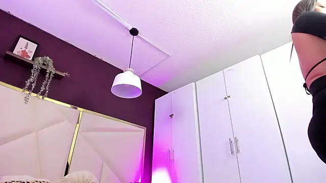 April bowie online show from 01-08-26, 11:27