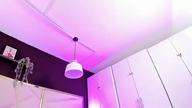 April bowie online show from 03-07-26, 11:59