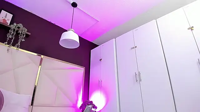 April bowie online show from 11-12-25, 11:25