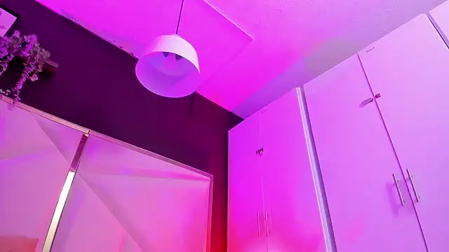 April bowie online show from 09-16-25, 12:06