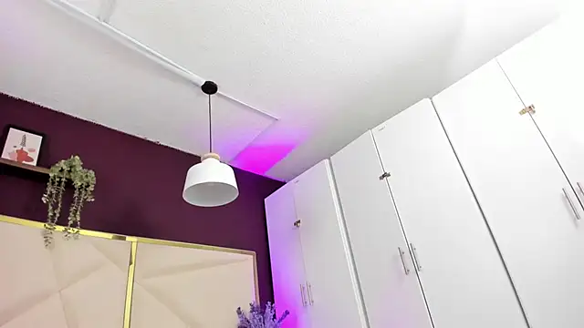 April bowie online show from 02-26-26, 11:43