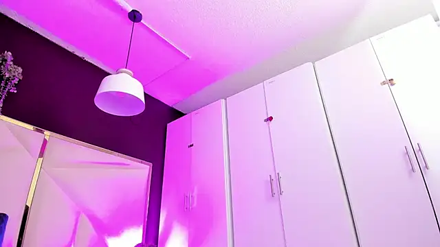 April bowie online show from 02-14-26, 11:32