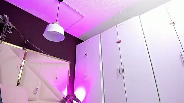 April bowie online show from 12-19-25, 11:23