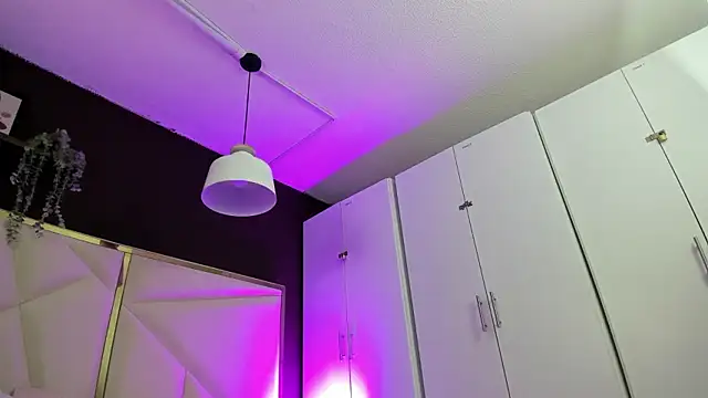 April bowie online show from 03-09-26, 11:58