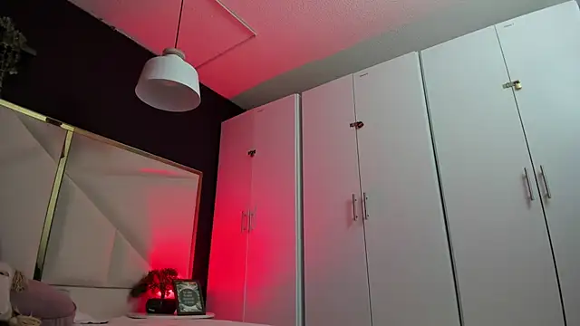 April bowie online show from 11-20-25, 11:11