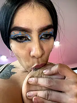 AbbyFtLuna online show from 10-11-25, 07:15