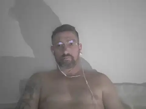Snapshot of vinzz49 chatting on 03-17-25, 10:19 vinzz49 online show from 03-17-25, 10:19