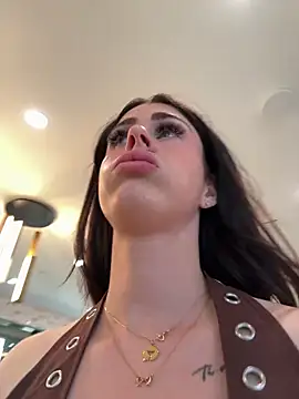 aus queen online show from 02-24-26, 10:54