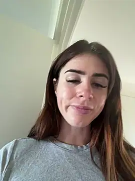 aus queen online show from 12-16-25, 10:47