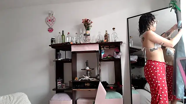 Hellen dumont online show from 02-22-26, 04:19