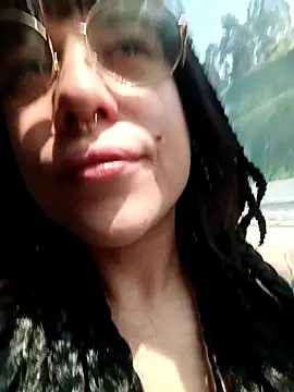 Hellen dumont online show from 12-19-25, 04:42