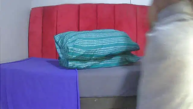 Snapshot of assqueenxx chatting on 01-18-26, 04:27 assqueenxx online show from 01-18-26, 04:27