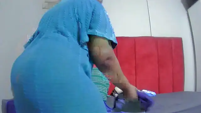Snapshot of assqueenxx chatting on 09-15-25, 04:13 assqueenxx online show from 09-15-25, 04:13
