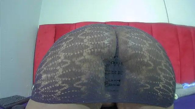 Snapshot of assqueenxx chatting on 10-16-25, 09:06 assqueenxx online show from 10-16-25, 09:06