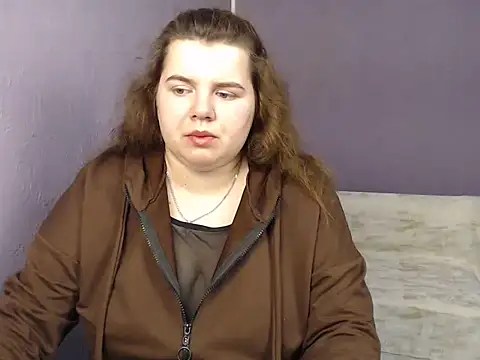 Snapshot of so_shy chatting on 09-18-25, 06:38 so shy online show from 09-18-25, 06:38