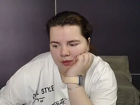 Snapshot of so_shy chatting on 09-09-25, 08:02 so shy online show from 09-09-25, 08:02