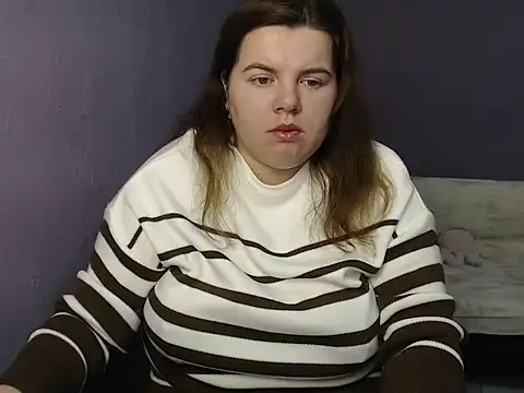 Snapshot of so_shy chatting on 10-02-25, 06:28 so shy online show from 10-02-25, 06:28