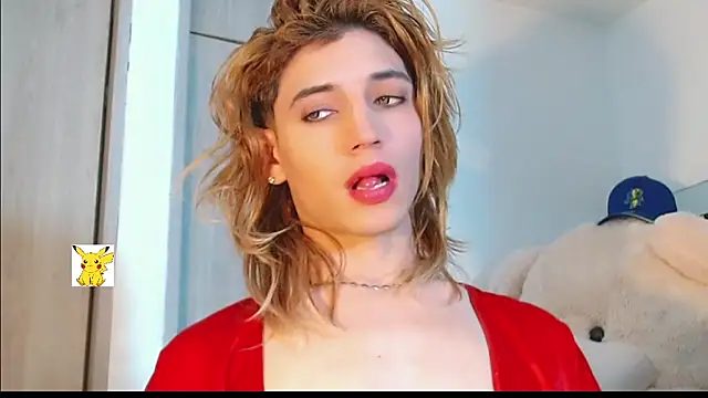 Snapshot of honey_skin chatting on 02-25-25, 05:19 honey skin online show from 02-25-25, 05:19