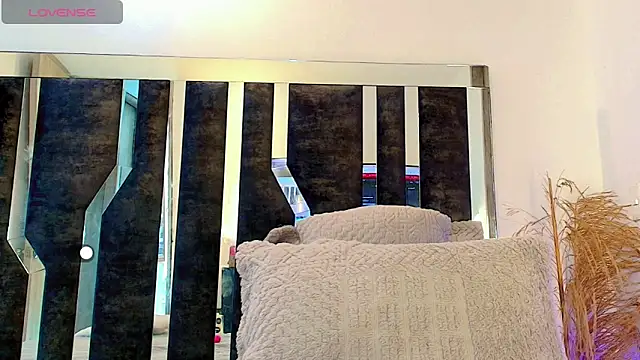 honey skin online show from 11-07-25, 02:10