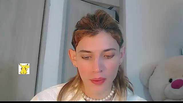 Snapshot of honey_skin chatting on 02-23-25, 10:09 honey skin online show from 02-23-25, 10:09