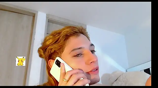 Snapshot of honey_skin chatting on 03-22-25, 09:10 honey skin online show from 03-22-25, 09:10