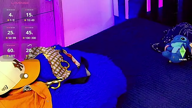 Snapshot of honey_skin chatting on 10-02-25, 05:22 honey skin online show from 10-02-25, 05:22