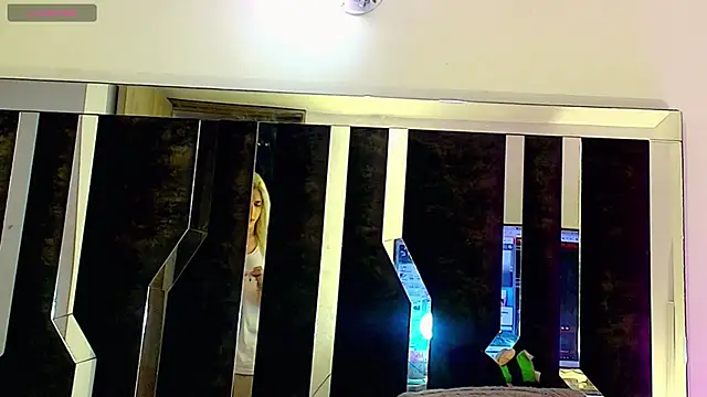 honey skin online show from 03-29-26, 06:59