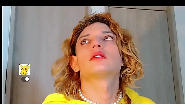 Snapshot of honey_skin chatting on 03-07-25, 10:56 honey skin online show from 03-07-25, 10:56