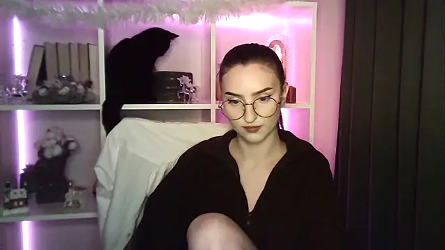 X Alisa online show from 12-18-25, 07:40