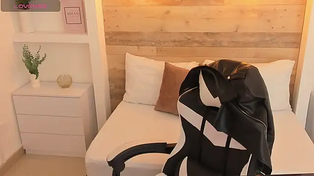 candy summer28 online show from 12-02-25, 07:15