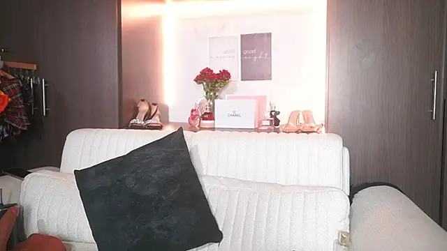 katlyn martins online show from 04-16-26, 05:57