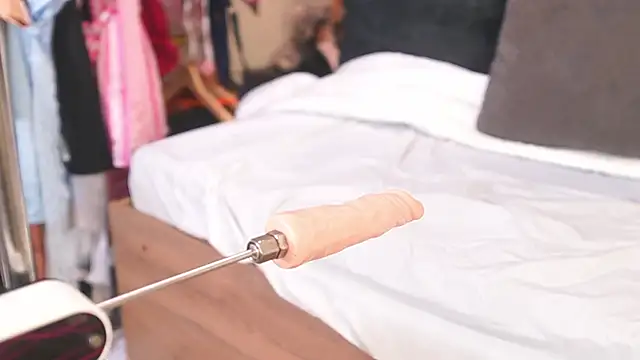 katlyn martins online show from 10-12-25, 01:56