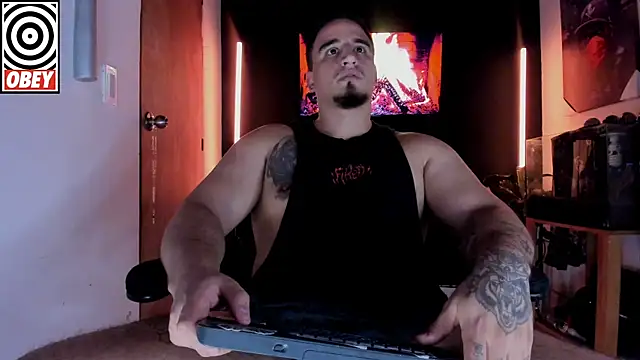 kingbear777 online show from 12-15-25, 01:22