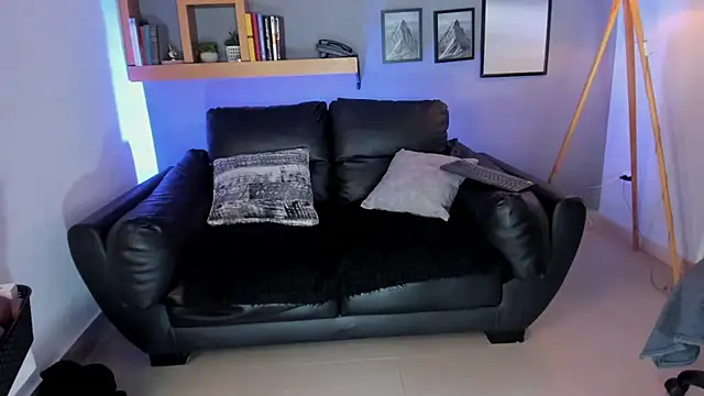 helenaduque  online show from 03-24-26, 12:05