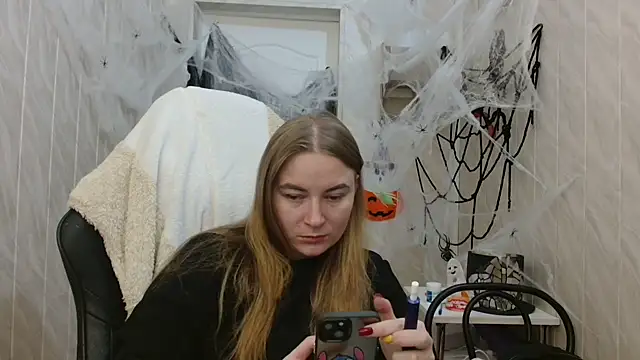 ElenaMaeer online show from 10-31-25, 09:17