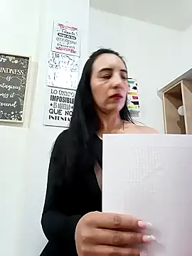 Snapshot of christine-x chatting on 02-08-25, 09:46 christine-x online show from 02-08-25, 09:46