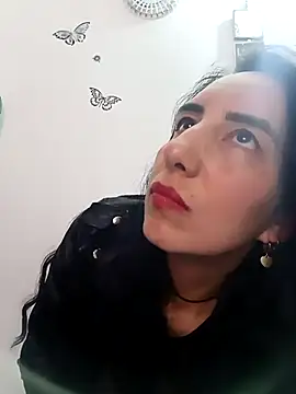 Snapshot of christine-x chatting on 09-11-25, 10:21 christine-x online show from 09-11-25, 10:21