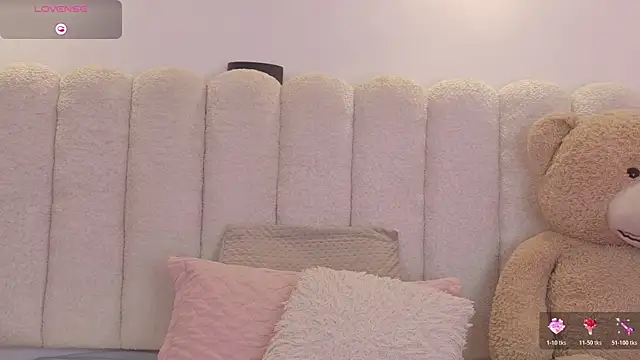 Mia rom11 online show from 05-20-26, 12:24