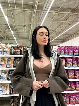 Melissa crazy online show from 10-28-25, 03:33