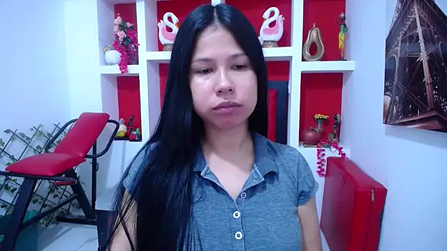 Letty Plugxo online show from 10-15-25, 12:02