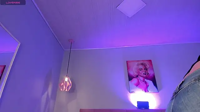 ScarletGV online show from 11-26-25, 04:45