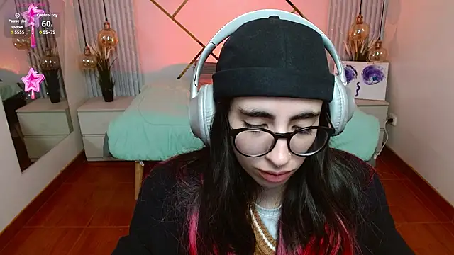 Snapshot of LenaRoses chatting on 02-19-26, 09:23 LenaRoses online show from 02-19-26, 09:23