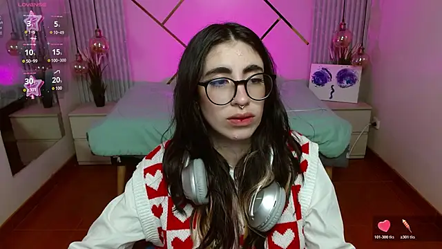 Snapshot of LenaRoses chatting on 02-06-26, 09:22 LenaRoses online show from 02-06-26, 09:22