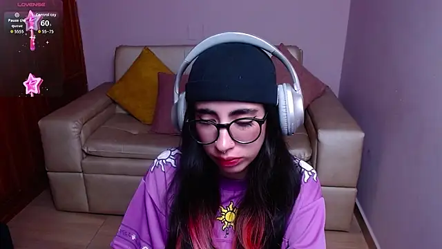 Snapshot of LenaRoses chatting on 04-06-26, 09:05 LenaRoses online show from 04-06-26, 09:05