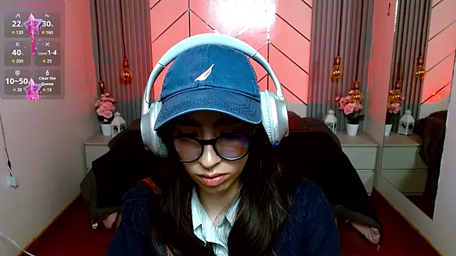 Snapshot of LenaRoses chatting on 03-31-26, 09:17 LenaRoses online show from 03-31-26, 09:17