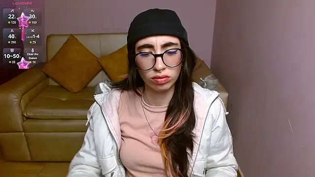 Snapshot of LenaRoses chatting on 04-02-26, 02:13 LenaRoses online show from 04-02-26, 02:13