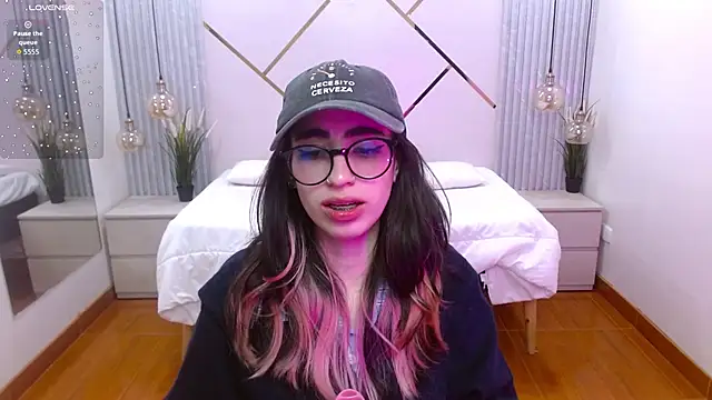 LenaRoses online show from 10-15-25, 07:55